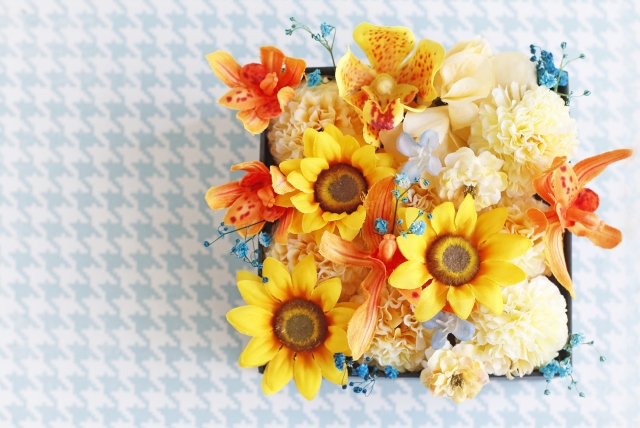 日本では父の日には黄色い花を贈るのが一般的です